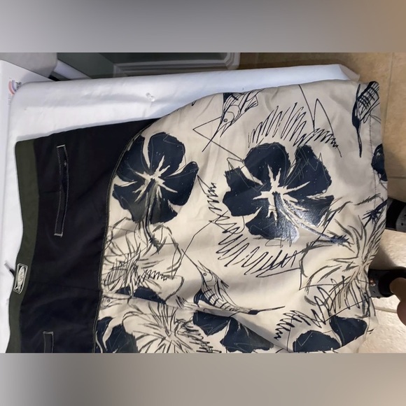 AFTCO Blue Water Size 42 Men’s Fishing Swim Trunks Shorts Beige Black Floral - Picture 12 of 12